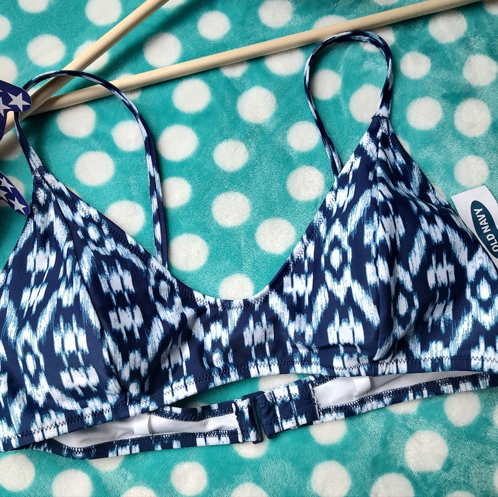 Old Navy swim top. New. Size large.
